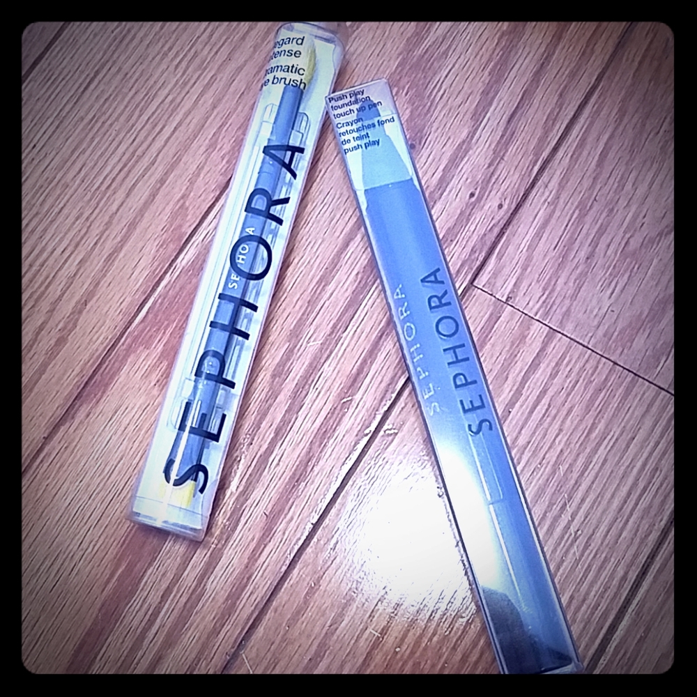 NWT foundation pen and eye brush